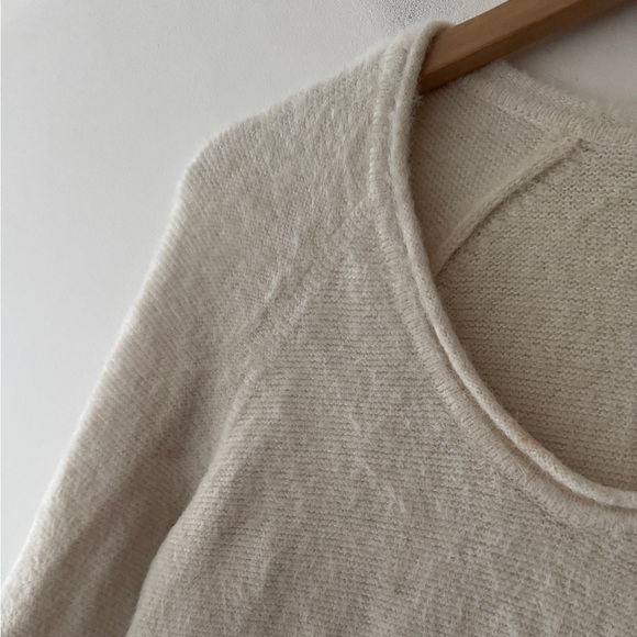 Abercrombie & Fitch Cream Soft A&F Collection Cozy Fuzzy Sweater - Picture 3 of 7
